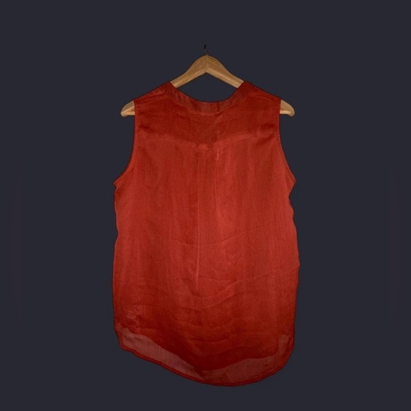 Tommy Hilfiger Red Sleeveless Ruffled Blouse with Bib Collar - Picture 2 of 2